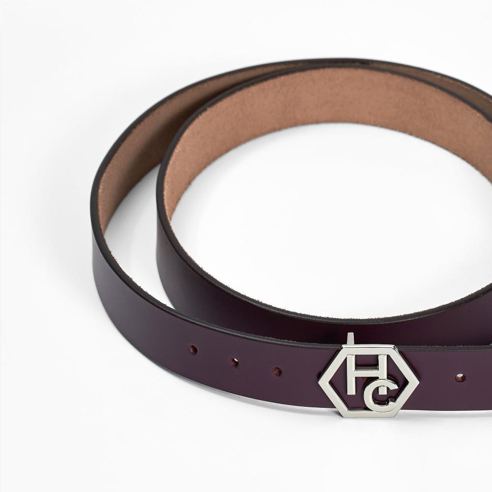 Buckle close-up on women's seamless edge leather belt - Hedonist Chicago - close-up view