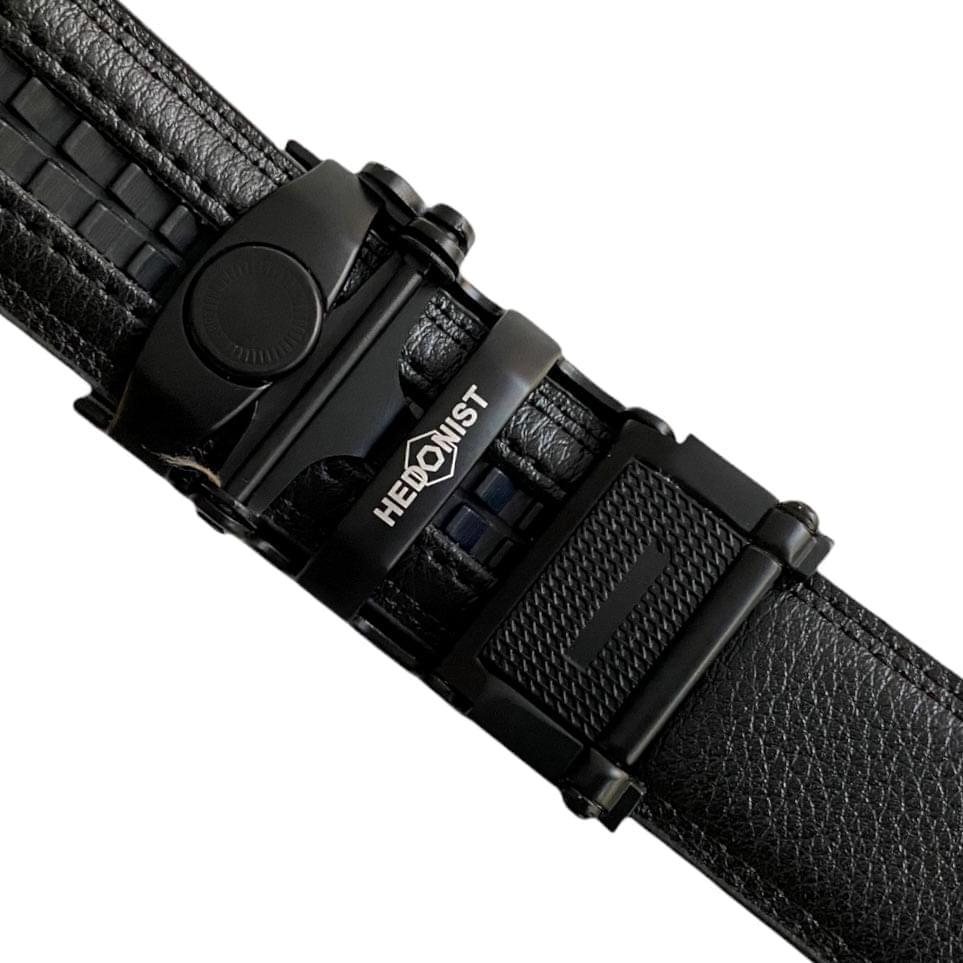 Black Plate Automatic belt buckle 1.15" , hardware close-up, for ratchet leather belts by Hedonist Chicago