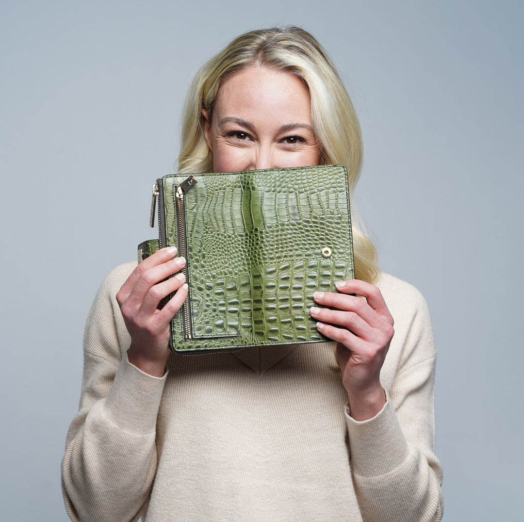 Small Vs Long Wallets Which One Is Best for Women – leather guide and care tips | Hedonist Chicago