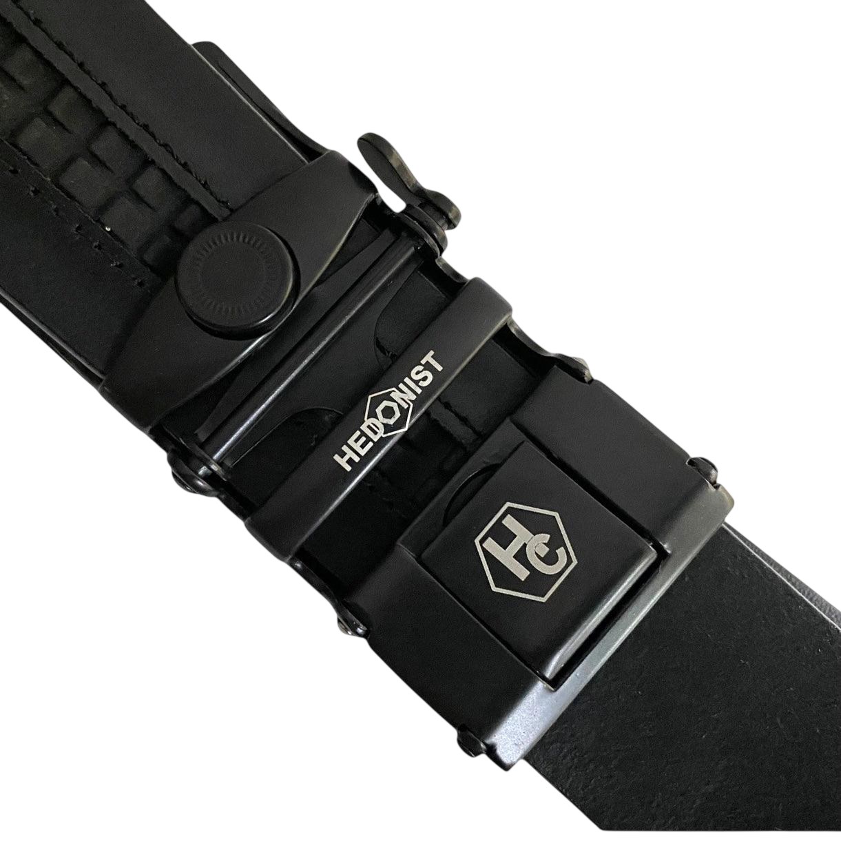 Black croco leather ratchet belt with black buckle, hardware close-up