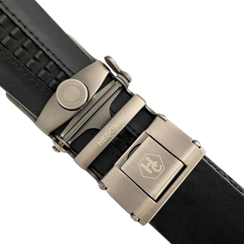 Black croco leather ratchet belt with silver buckle, buckle close-up