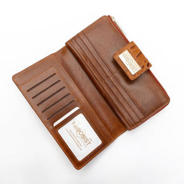 Hedonist Chicago brick passport case in brick, travel cover, full grain leather, detail view