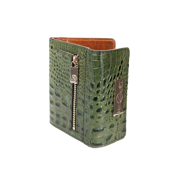 Small green croco-embossed snap wallet for women, close-up of embossed texture