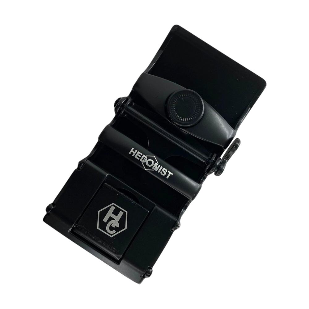 Curved black ratchet buckle 1.38 inch side profile view | Hedonist Chicago
