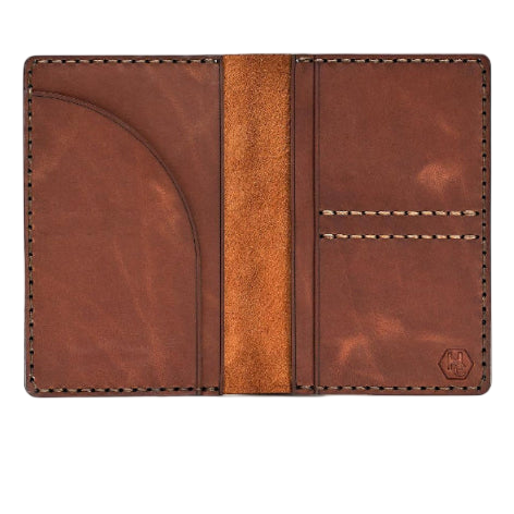 Hedonist Chicago light mahogany passport case in light mahogany, travel cover, full grain leather, detail view
