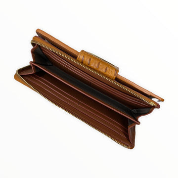 Hedonist Chicago brick passport case in brick, travel cover, full grain leather, close view
